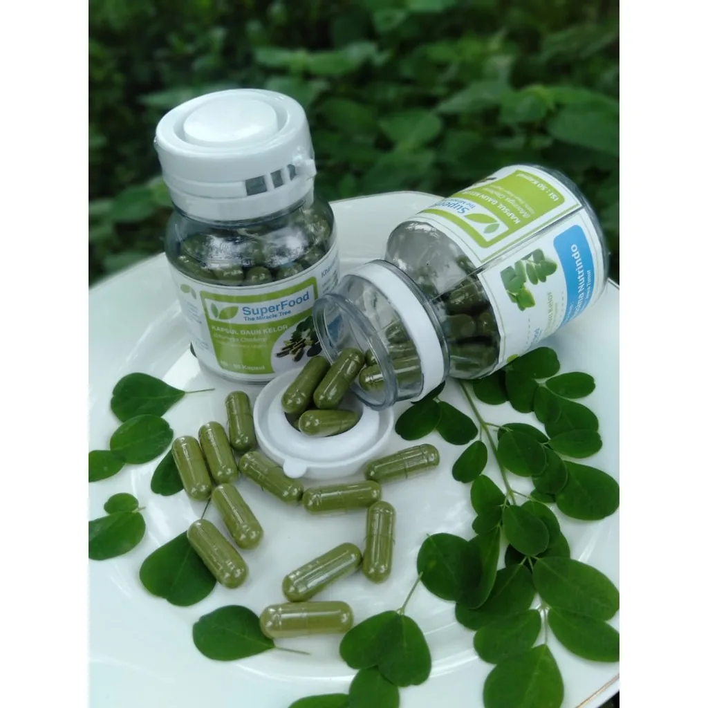 Superfood Moringa Capsules at 50 capsules 1 of 3
